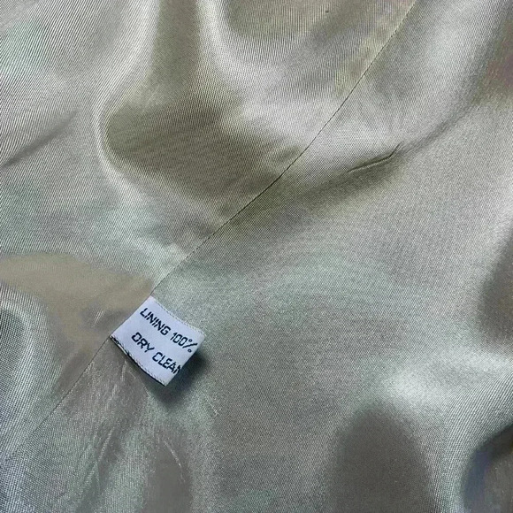 Wool Blazer made in Uruguay. Brown/tan tweed with cream lining. Size 15/16 - Picture 6 of 7